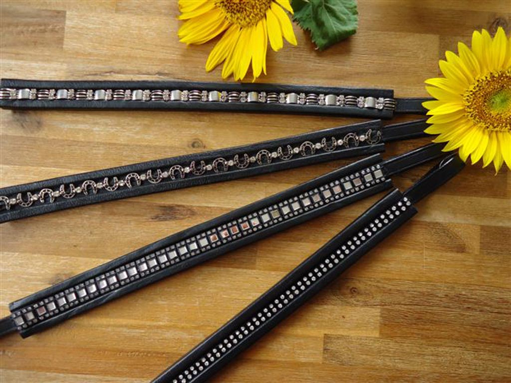 Verschiedene schwarze Stirnbänder