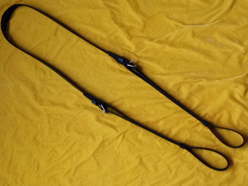 schwarzer Schlagriemen lang