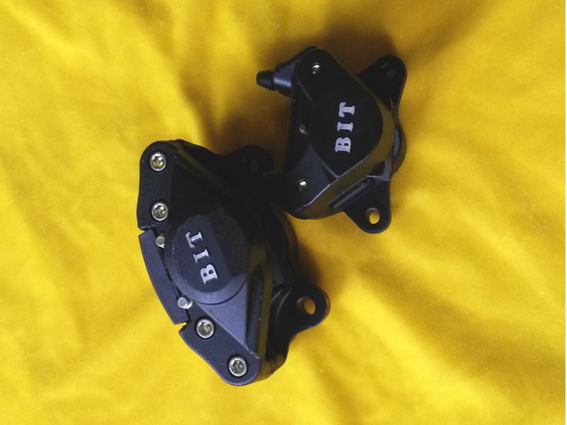 schwarzer Bremssattel