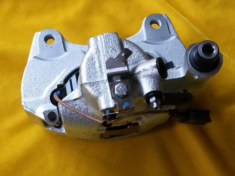 silberner Bremssattel