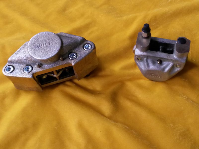 silberner Bremssattel