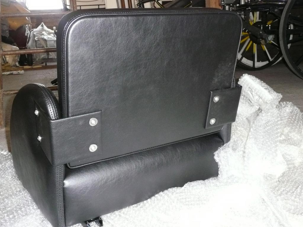 Sitzkeil mit Schienen und Rückenlehne Sitzkeil mit Schienen und Rückenlehne