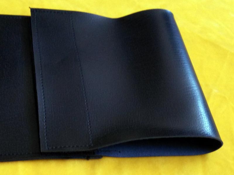 Winkerkelle mit Kunstledertasche Winkerkelle mit Kunstledertasche