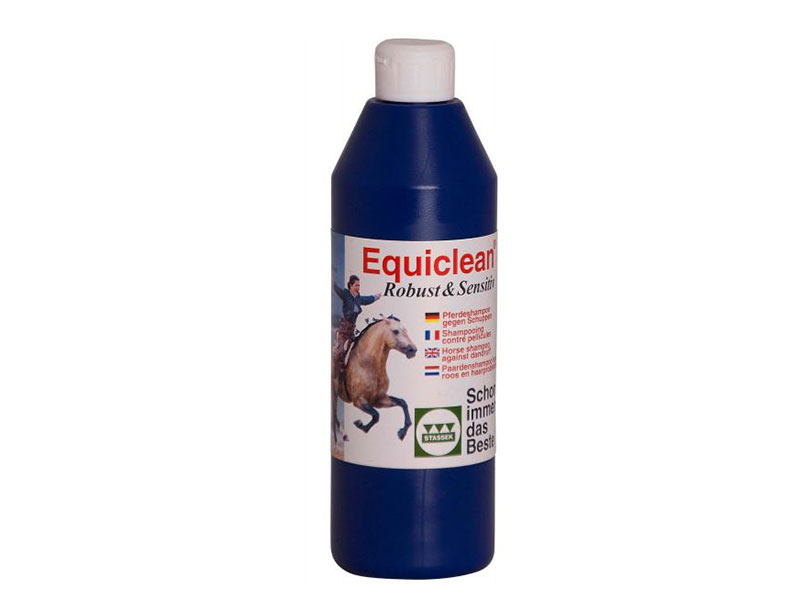 blaue Flasche mit Stassek Equiclean Robust & Sensitiv