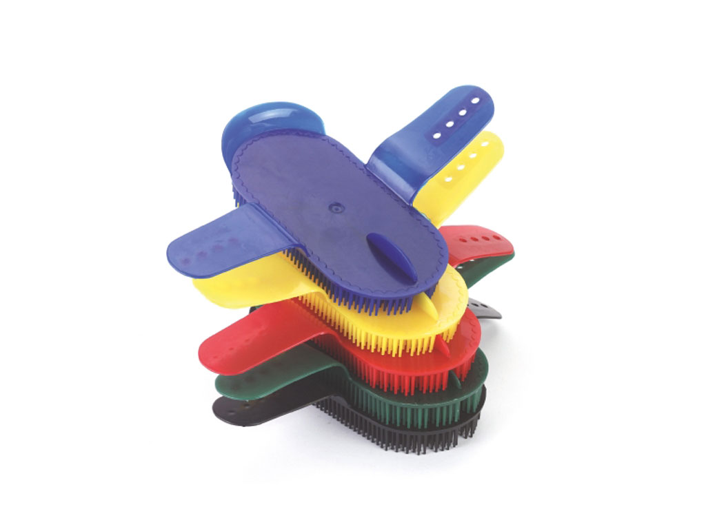 Nadelstriegel in verschiedenen Farben