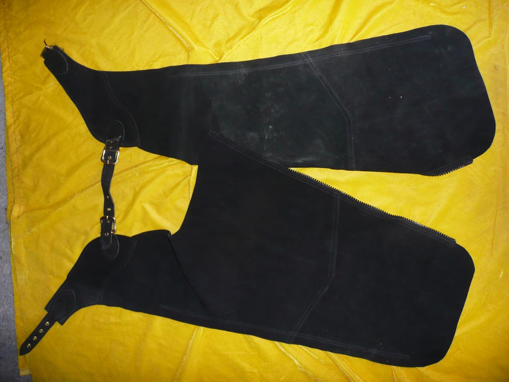 schwarze Westernchaps